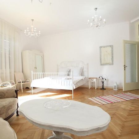 White Opera By Nux Apartment Cluj-Napoca Exterior photo