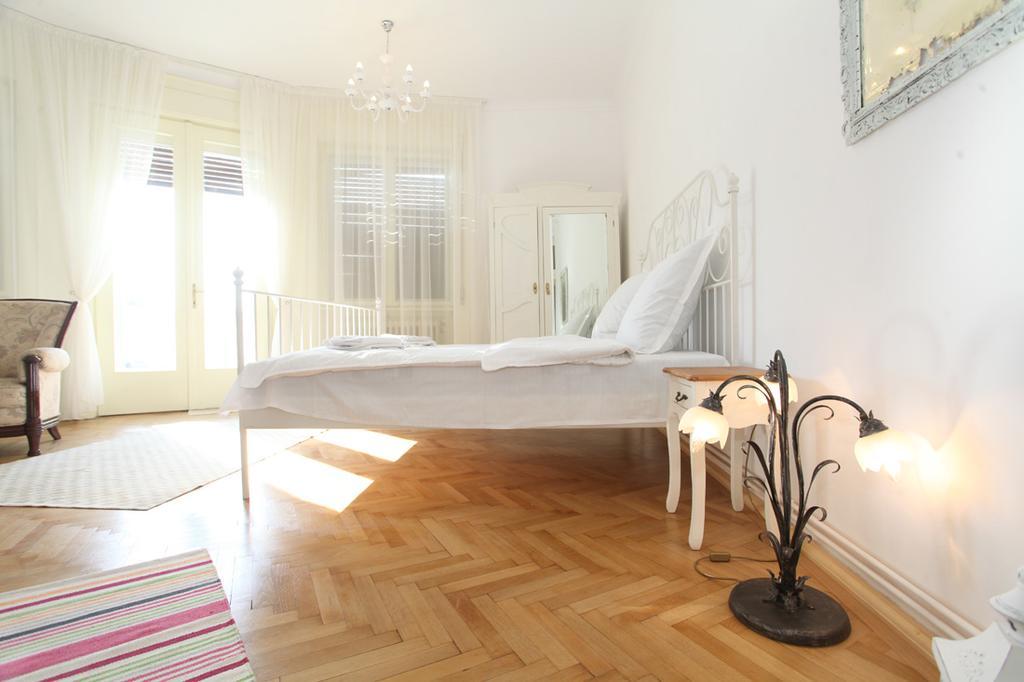 White Opera By Nux Apartment Cluj-Napoca Exterior photo